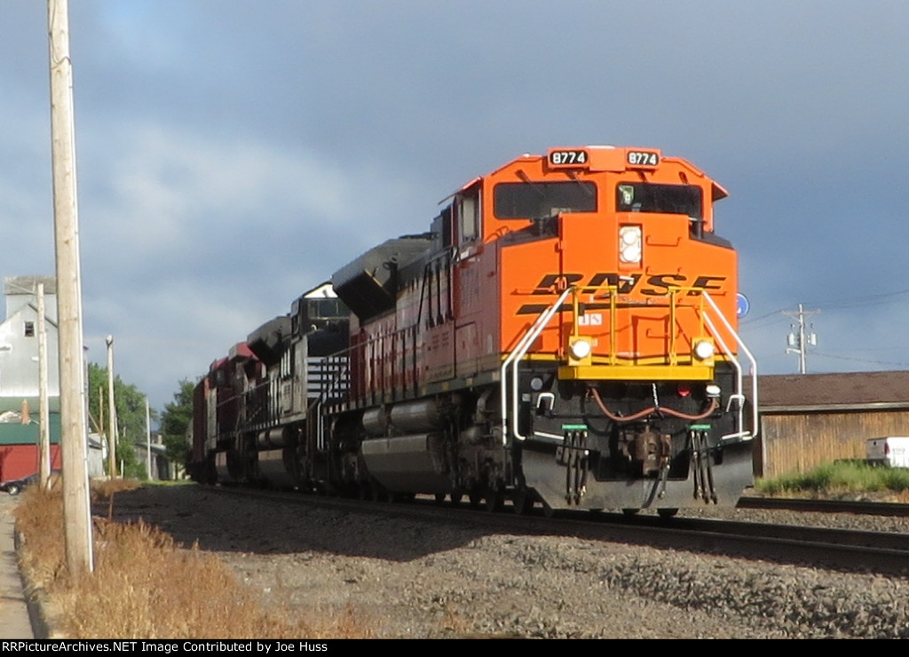 BNSF 8774 East